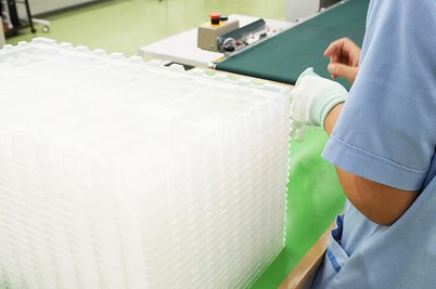 真空成形と圧空成形の違いについてのページを公開