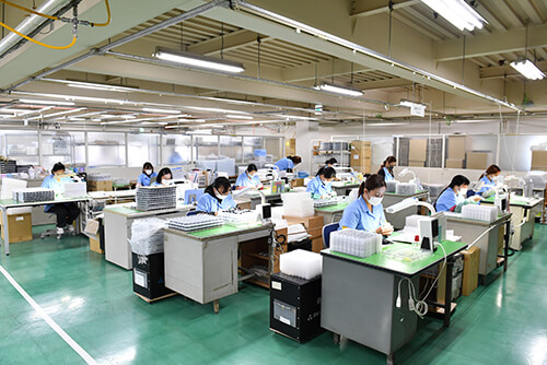 三光ライト工業 本社/川崎工場 成形工場の様子1