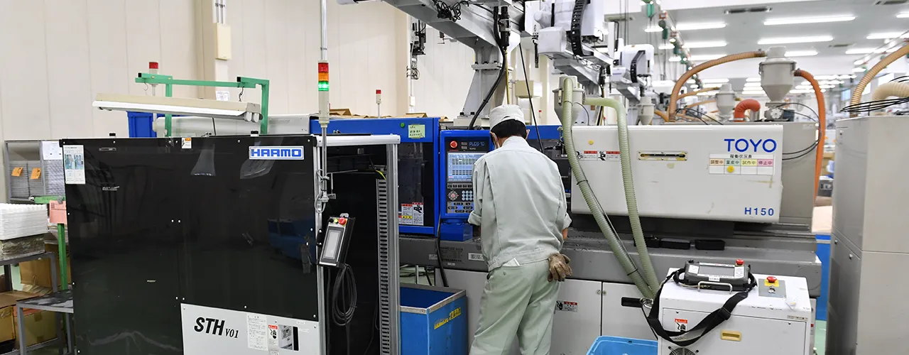 射出成形メーカーによる他工法